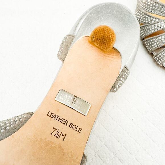 Badgley Mischka Silver Open Toe Sandal Silver Studded Size 7.5 - Picture 3 of 6